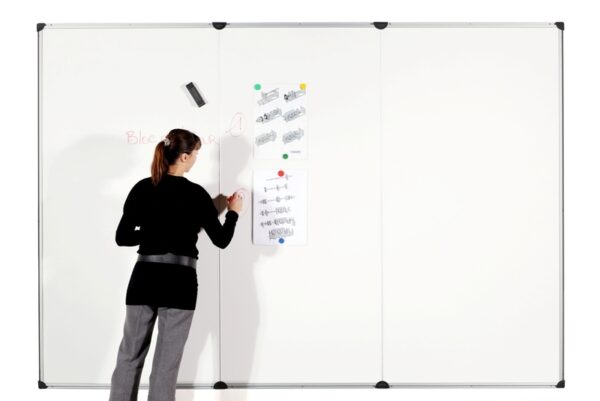 Mur d'écriture avec profilé de juxtaposition et encadrement – Image 2