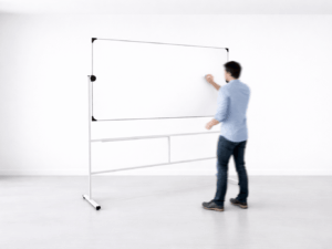 image représentant un tableau pivotant sur surface blanche en émaillé