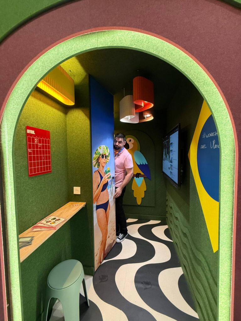 Image représentant notre stand au salon salon Workspace 2026 sur le thème de Rio de Ulmann