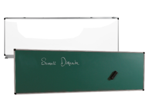 2 tableaux scolaires long, un vert et un blanc