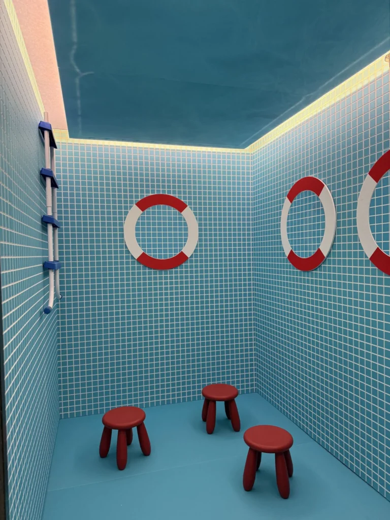 Tableau acoustique design avec écran central Ulmann