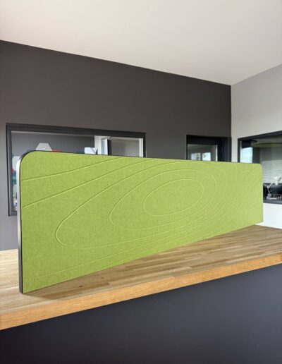 Photo représentant un séparateur de bureau acoustique