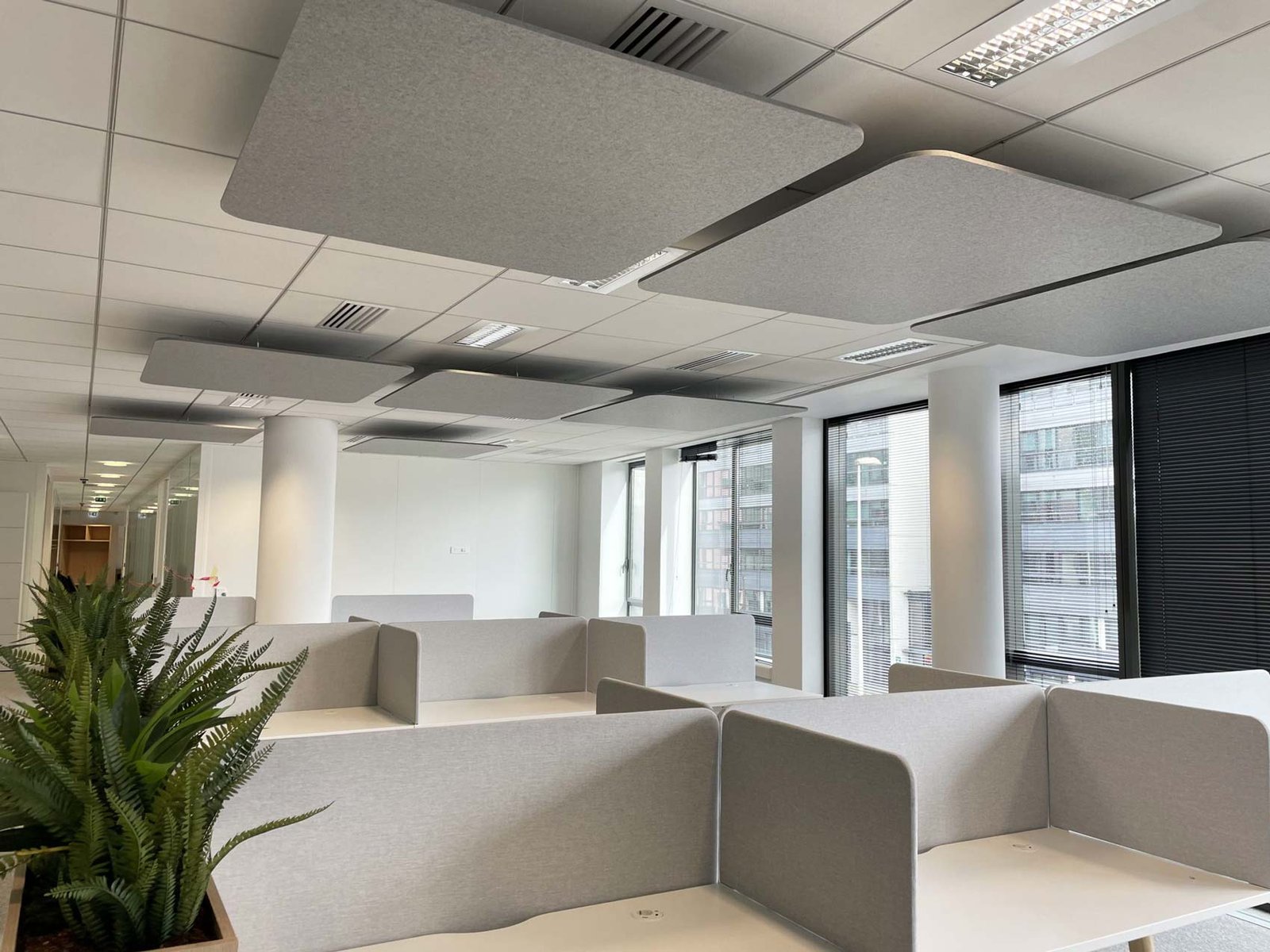 Ulmann - Solutions acoustiques : Plafonniers et baffles suspendus